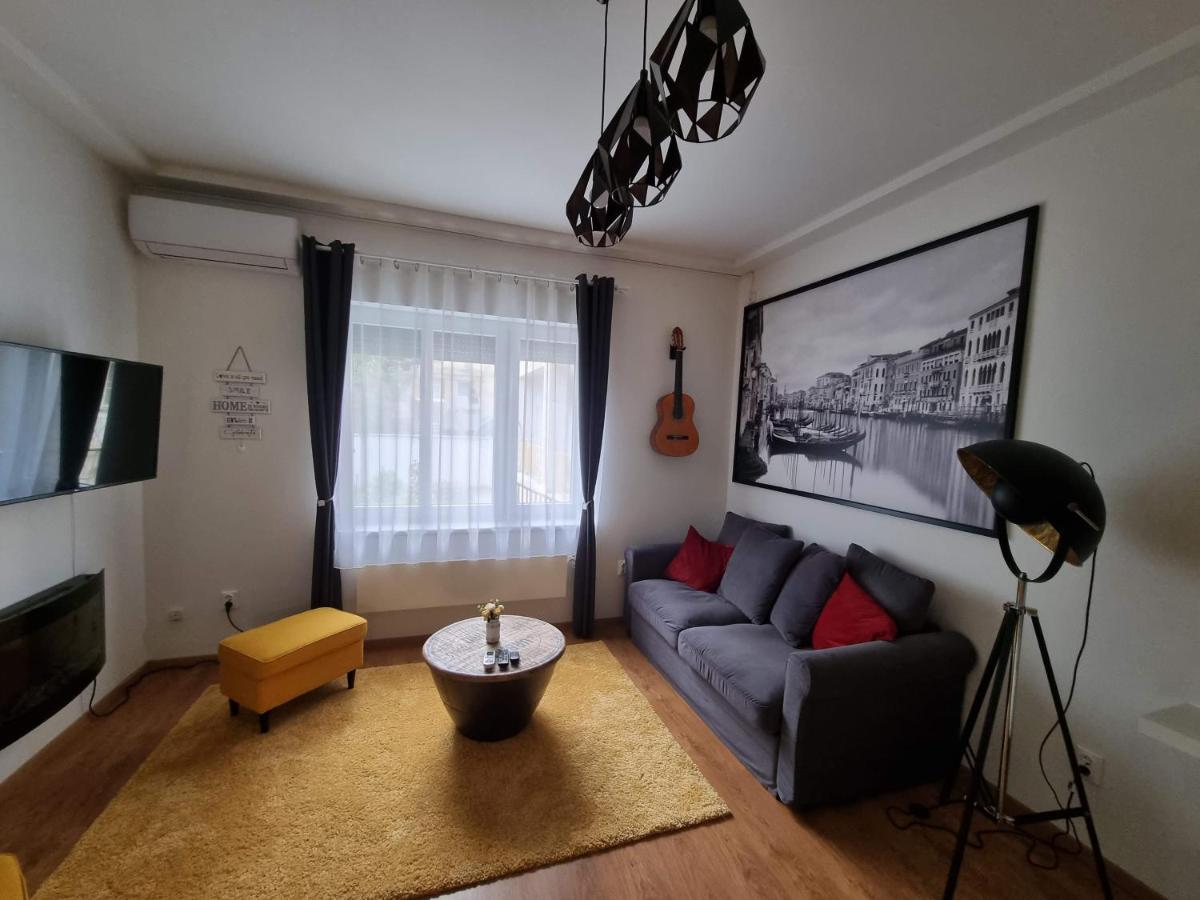 דירות סגד Flora Apartman מראה חיצוני תמונה