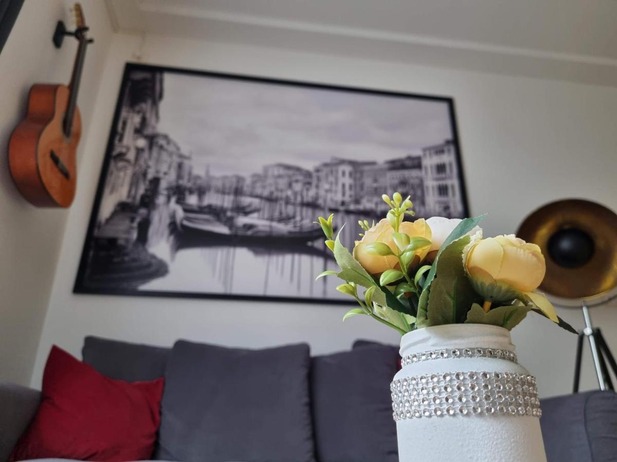 דירות סגד Flora Apartman מראה חיצוני תמונה