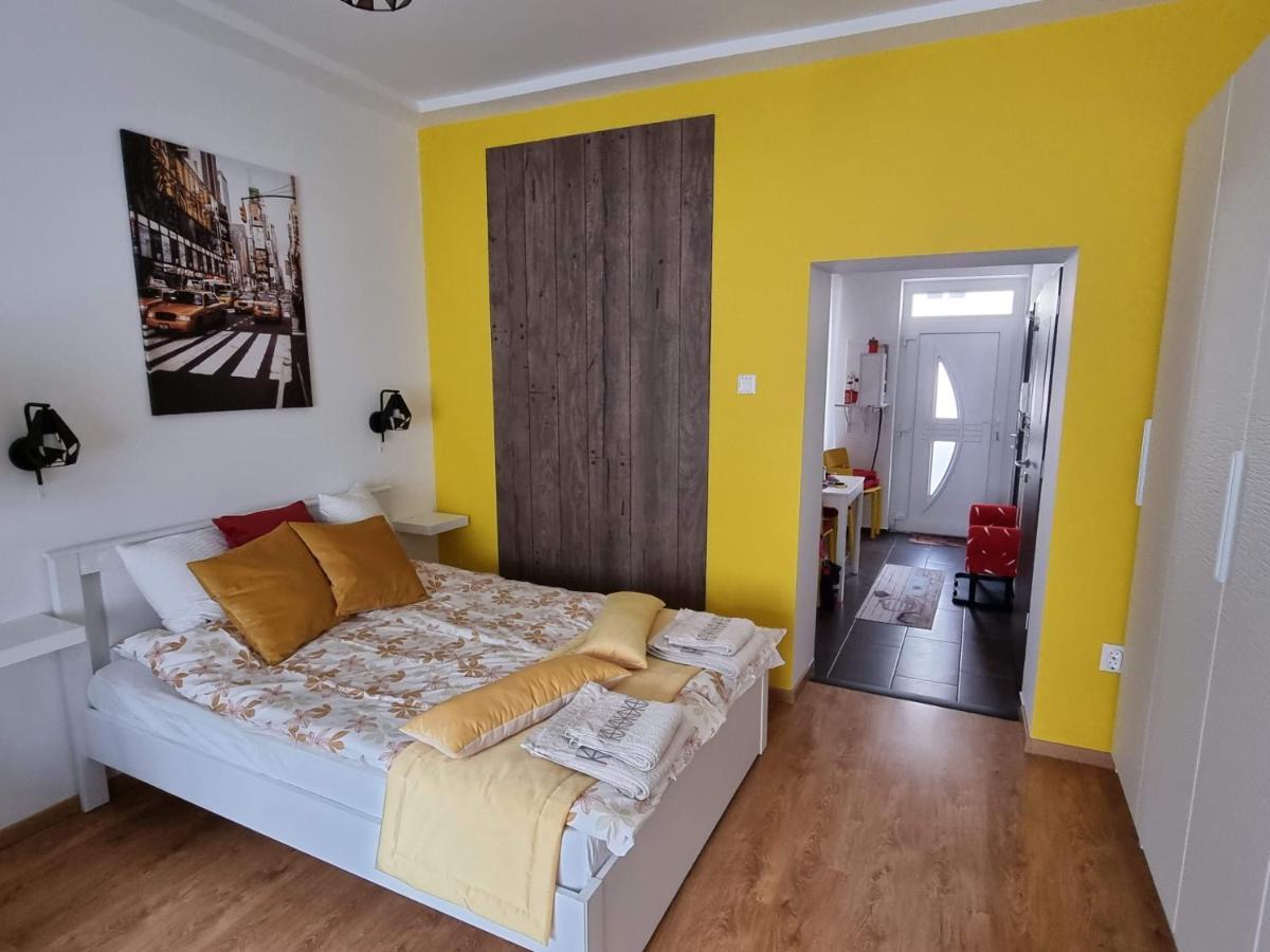 דירות סגד Flora Apartman מראה חיצוני תמונה