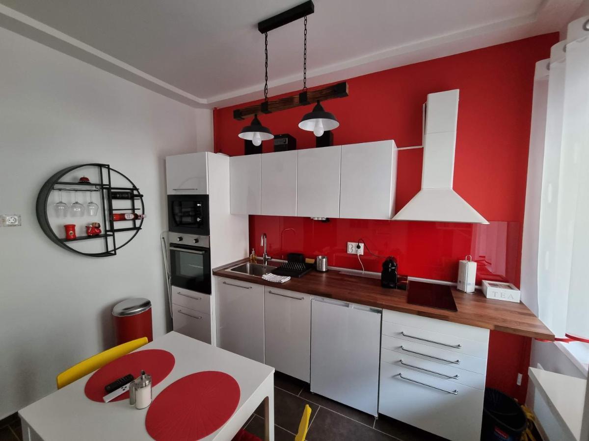 דירות סגד Flora Apartman מראה חיצוני תמונה