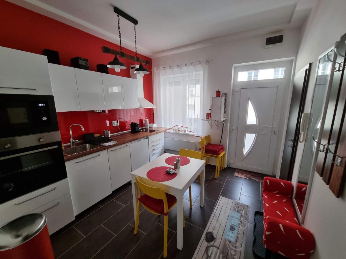 דירות סגד Flora Apartman מראה חיצוני תמונה